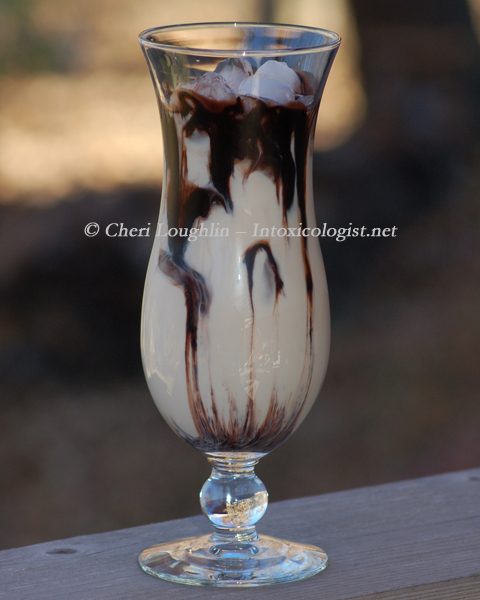 Especial Brown Cow - photo and recipe adaption by Mixologist Cheri Loughlin, The Intoxicologist
