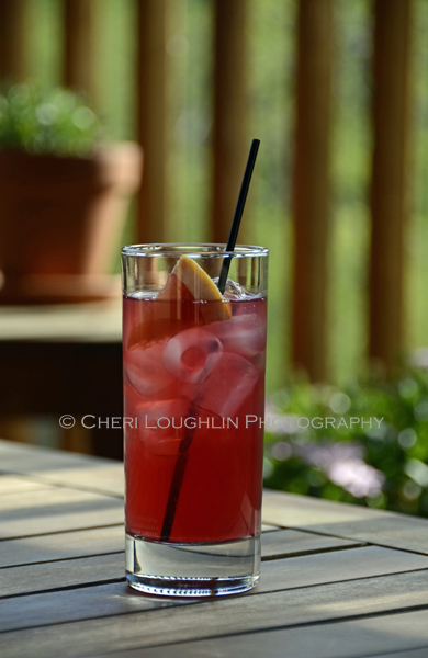 Ocean Breeze - Low Calorie Cocktail variation of the New England Highball Sea Breeze Drink Recipe - contains Ruby Red Grapefruit Vodka, Grapefruit Juice, Cranberry Juice