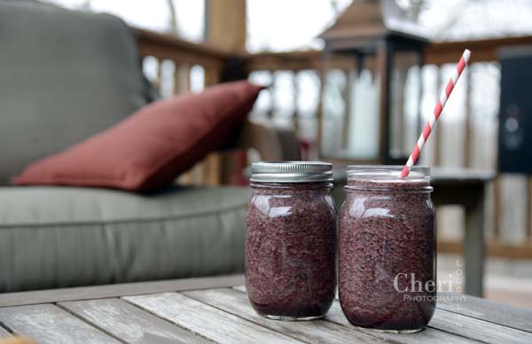 Blueberry Celery Kale Smoothie - banana, apple, celery, kale, lemon, blueberries, agave syrup