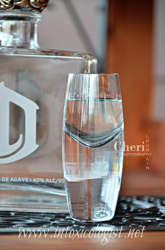 DeLeón Tequila Platinum is creamy, light and lingers nicely on the palate. Taste for yourself and see why this is luxury vodka. Agavoni cocktail included in the review.