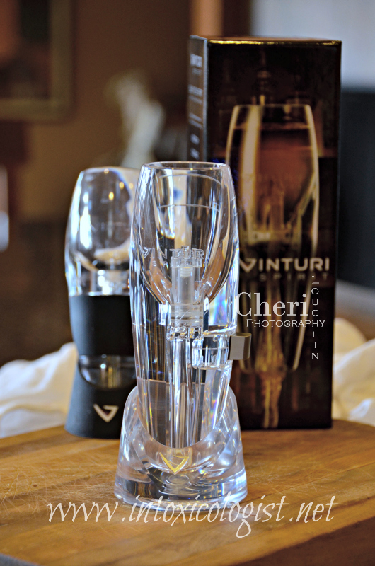 Vinturi Spirit Aerator is a measuring tool and aerator all in one. It's ideal for gadget lovers who love their spirits served neat. 