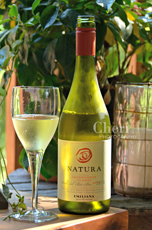 Natura Chardonnay 2016 organic wine is perfectly balanced between dry and sweet with citrus and tropical fruit notes. Affordable for everyday sipping. 